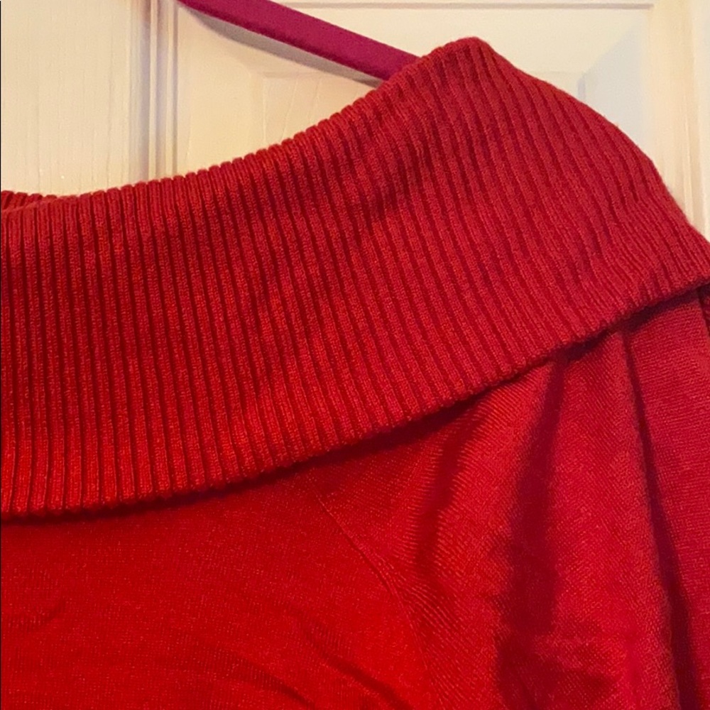 Red sweater - Picture 3 of 4